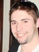 Person who looks like Peter Facinelli