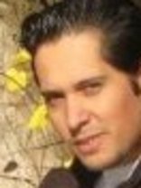 Person who looks like Pierce Brosnan