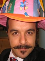 Person who looks like Benjamin Bratt