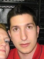 Person who looks like David Schwimmer