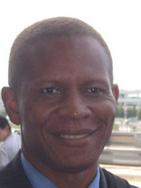 Person who looks like Dennis Haysbert