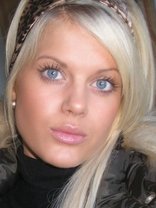 Person who looks like Pamela Anderson