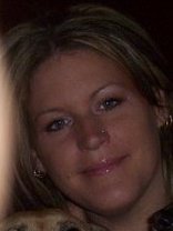 Person who looks like Jenna Elfman