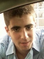 Person who looks like Eric Szmanda