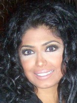 Person who looks like Roselyn Sanchez