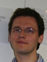 Person who looks like Justin Bruening