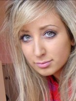 Person who looks like Paris Hilton