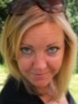 Person who looks like Priscilla Presley