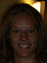 Person who looks like Elizabeth Banks