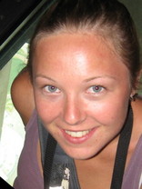 Person who looks like Sarah Wynter