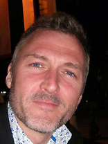 Person who looks like Mark Harmon