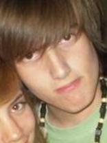 Person who looks like Josh Hutcherson