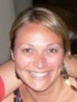 Person who looks like Sarah Wynter