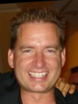 Person who looks like Matthew Perry