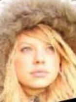 Person who looks like Laura Prepon