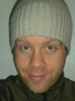 Person who looks like Kiefer Sutherland