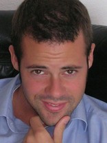 Person who looks like Pierce Brosnan