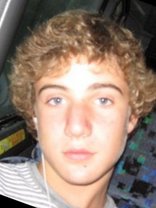 Person who looks like Johnny Pacar