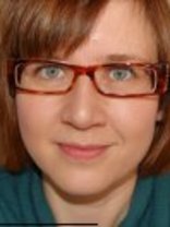 Person who looks like Maggie Gyllenhaal