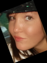 Person who looks like Mandy Moore