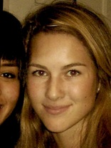 Person who looks like Emily VanCamp