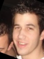 Person who looks like David Schwimmer