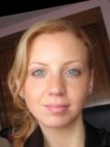 Person who looks like Mena Suvari