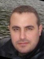 Person who looks like Pierce Brosnan