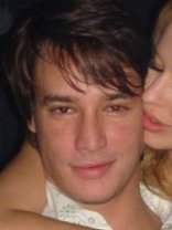 Person who looks like Jonathan Bennett