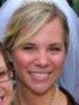 Person who looks like Julie Benz