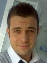 Person who looks like Kyle Chandler