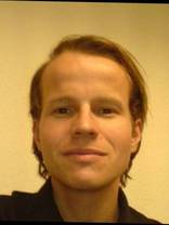 Person who looks like Justin Bruening