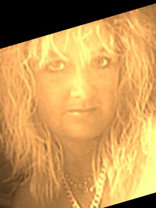 Person who looks like Goldie Hawn