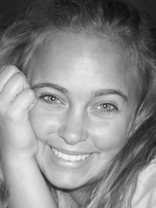 Person who looks like Lindsay Lohan