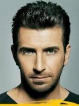 Person who looks like Dylan McDermott