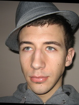 Person who looks like David Schwimmer