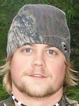 Person who looks like Justin Chatwin