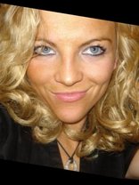 Person who looks like Michelle Pfeiffer