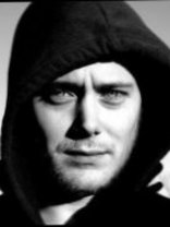 Person who looks like Jason Lewis