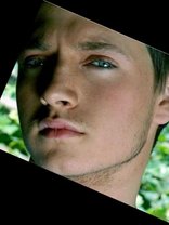 Person who looks like Johnny Pacar