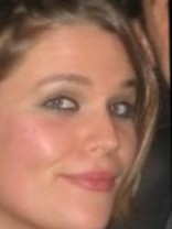 Person who looks like Mary-Kate and Ashley Olsen