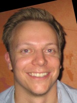 Person who looks like Kiefer Sutherland