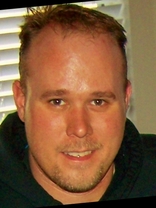 Person who looks like Donnie Wahlberg