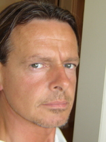 Person who looks like Greg Kinnear