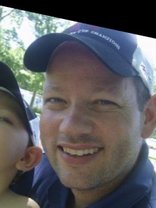 Person who looks like Tom Hanks