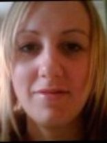 Person who looks like Tori Spelling