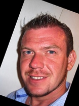 Person who looks like Dennis Quaid