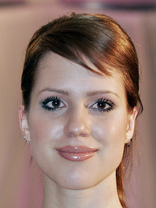 Person who looks like Jessica Alba