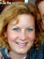 Person who looks like Elizabeth Perkins