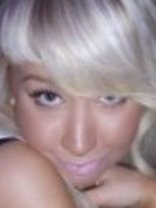 Person who looks like Christina Aguilera